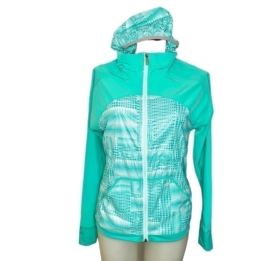 Mint green nylon soft active jacket 🤍